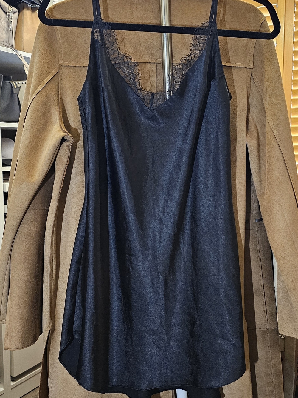 Victoria's Secret blac lace trim slip. Size M.